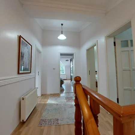 Otel Da 3 1 Salon Muestakil Havuzlu Ve Jakuzili